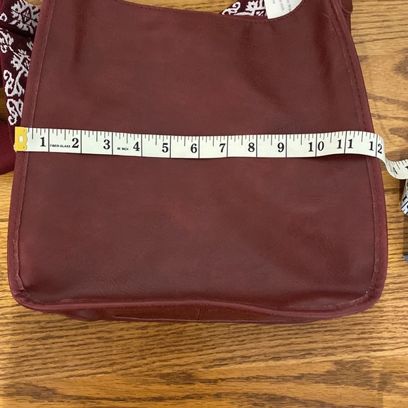 ah• dorned a bag NWT - Picture 8 of 9